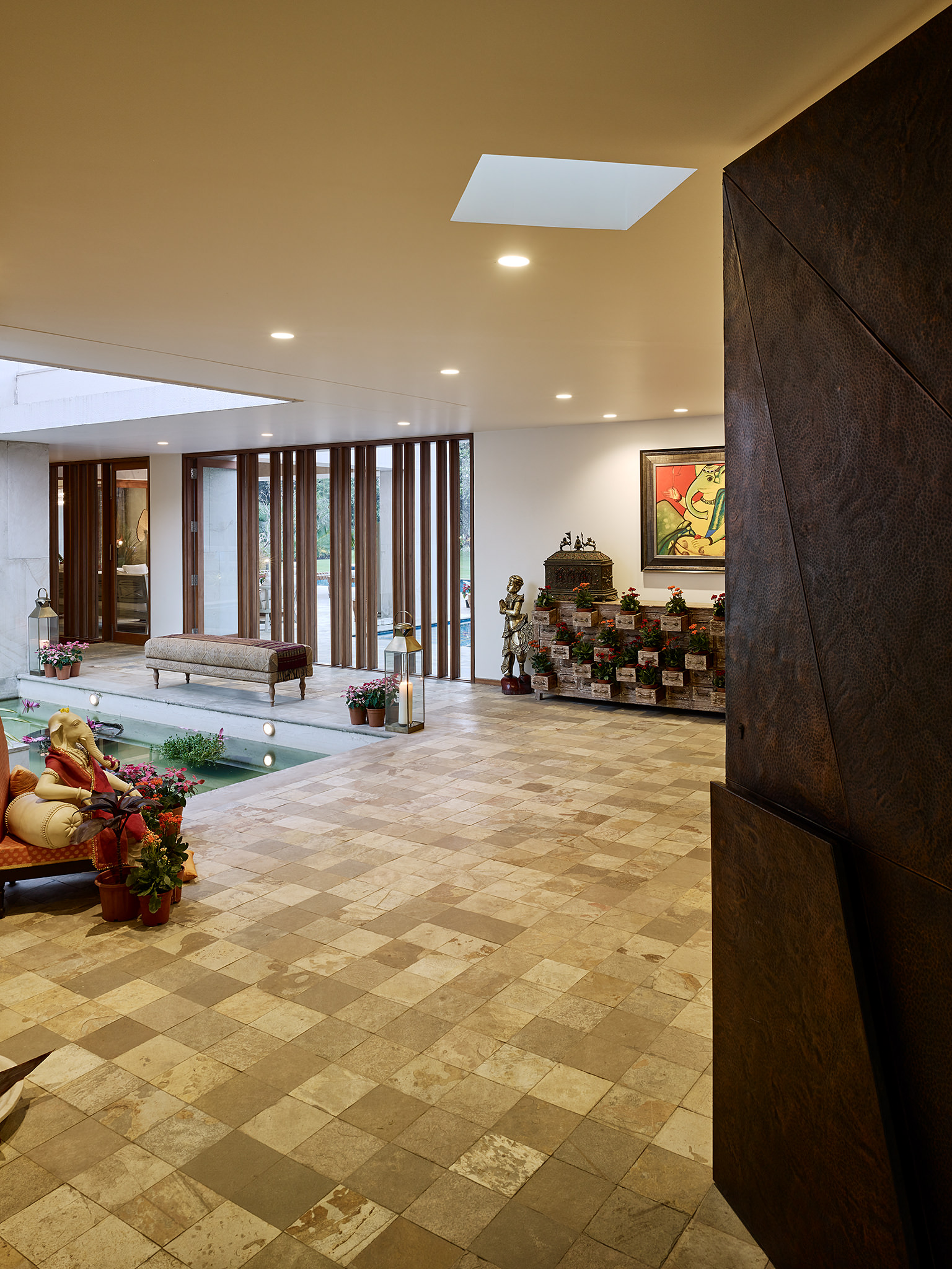 E17621 Alpa 060510 SCREEN